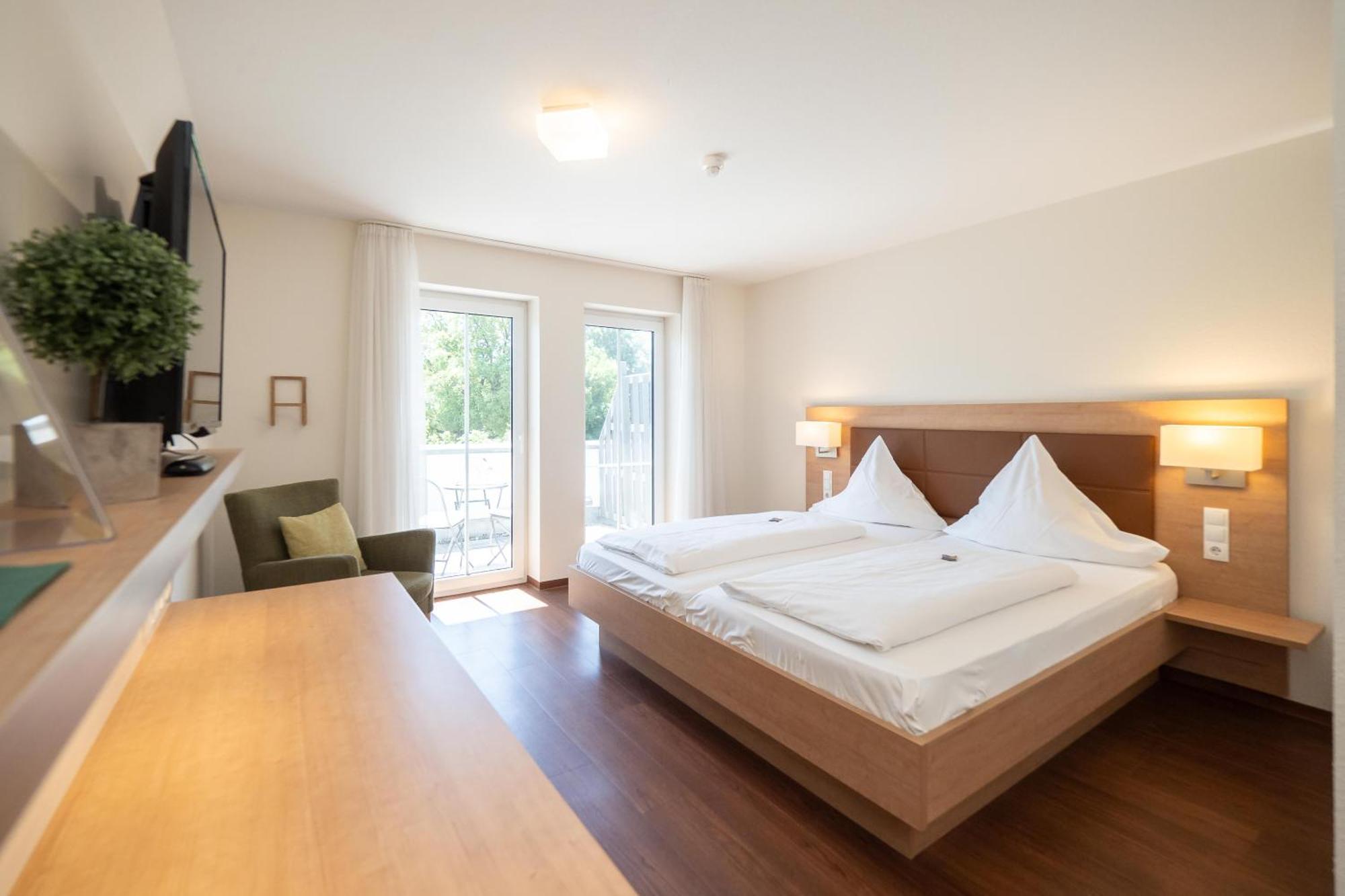 Nocleg ze śniadaniem Gaestehaus Gn8 *